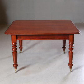 Antieke tafel / Victoriaanse mahonie pull out table ca. 1865 met vier inlegbladen in smetteloos mahonie (No.MMTN01)
