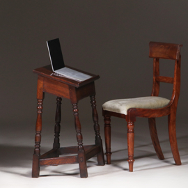 Bijbelstandaard of lezenaar in de vorm van een joint stool 19e eeuws (No.322125)