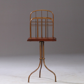 Krantenstandaard / Lectuurmolentje messing met eiken ca 1910 (No.921315)