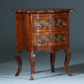 Kleine Dresdener Barok commode ca 1860 in noten met wortelnoten en uittrekbaar blad (No.400940)