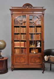 Antieke kast / Franse boekenkast / servieskast , facet geslepen ruitjes in notenhout  ca. 1875 (No.771787)