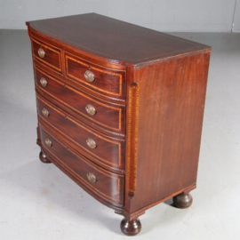 Antieke kast / mahonie commode ca. 1880  met een gebogen front en ingelegde biezen (No.632011)