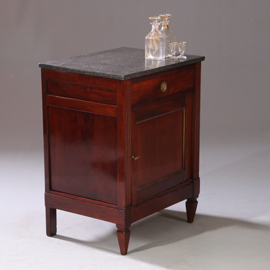 Antieke kasten / Versmalde penant kast met één deur ca 1825 mahonie met marmer (No.911805)