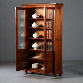 Antieke kasten /  Strakke 19e eeuwse 2-deurs boekenkast in mahonie (No.840147)