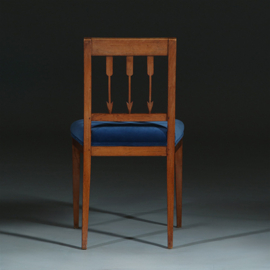10 stoelen ca 1800 op sabelpoten en pijlen in de rug incl stof naar wens (No.252015)
