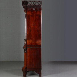 Antieke kasten / Hollands Louis Seize / neoclassicistisch   garderobe kabinet met roede en haken ca. 1790 (No.680121)