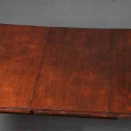 Antieke tafel / Victoriaanse notenhouten wind out table met 2 bladen 2,38 m. (No.630941)