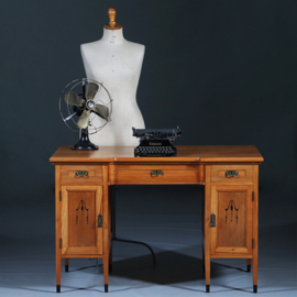 Satijnhouten bureau met zwarte accenten Hollands ca 1910 (No.283010)