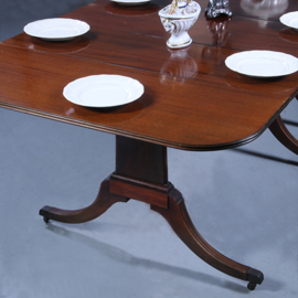 Lange smalle uitschuifbare eetkamertafel tot 12 personen incl aanzet tot 16 (No222199)