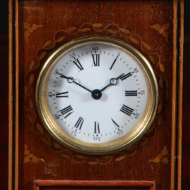 Antiek Varia / Miniatuur staand Horloge Engels ca.1875 in mahonie met inlegwerk (No.822151)