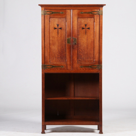 Strakke smalle bijna 2 meter hoge boekenkast met messing en ebbenhout  (No.322145)