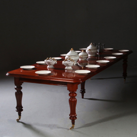Antieke tafels / Engelse Victoriaanse eetkamertafel ca 1875 met 4 bladen verlengbaar (No.862475)