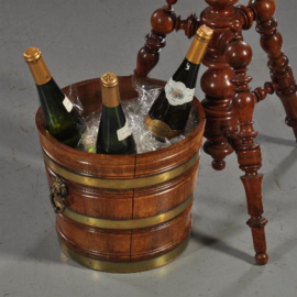 Antieke bijzettafel / Cachepot of wijnkoeler van Julius Doijer Hilversum ca. 1890 (No. 450212)