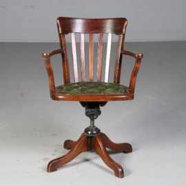 Antieke stoelen / Bureaustoel met groen gecapitonneerd leer draaibaar kantelbaar en hoogte verstelbaar (No.582834)