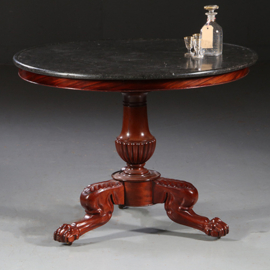 Antieke tafels / Center table / bijzettafel met "licht zwart" marmer blad ca 1825 in mahonie (No.880250)