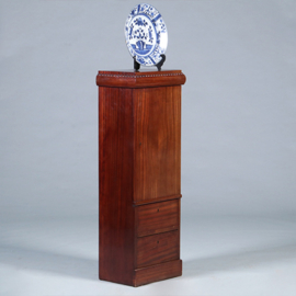 Art deco Zuilvormige kast of kastvormige zuil met 1 deur en twee kleine laden ca 1915 (No.431540)