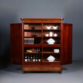 Vroeg Biedermeier Notariskast of  tweedeurskast in blonde kleur mahonie ca 1830 (No.440510)