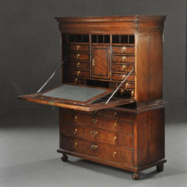 Antieke bureaus / Hollands Klepbureau Barok ca. 1715 met 5 geheime vakken (No.532115)