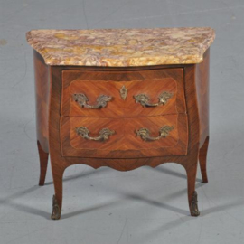 Antiek Varia / Tafelkastje / miniatuur commode of meesterstukje ca. 1910 in noten met marmer (No.411567)