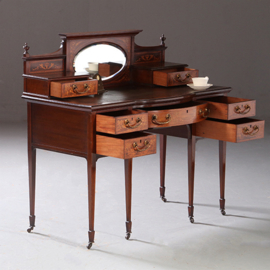 Antieke bureaus / Mahonie damesbureau ca 1890 met 7 kleine laden (No.862470)