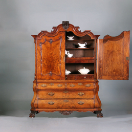 Prachtig gaaf  Hollands Kabinet met gespiegelde wortel panelen ca 1750 (No.450420)