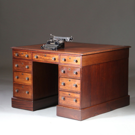 Zeer klein semipartner desk - Bibliotheektafel of centertable  ca 1870 mahonie (No.960425)