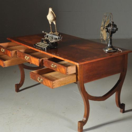 Antieke bureaus / Mahonie schrijftafel met 5 laden en gevierendeeld ingelegd  ca. 1920 (No.520517)
