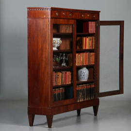 Louis Seize 2-deurs boekenkast Hollands ca 1790 met gaas en verstelbare planken (No.461510)