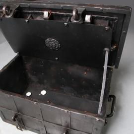 Antiek Varia / Neurenberger Geldkist Strongbox of Armada 18e eeuw (No.863155)