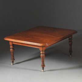 Antieke tafel / Victoriaanse coulissentafel ca. 1870 met 2 inlegbladen in mooie oude kleur (No.301722)