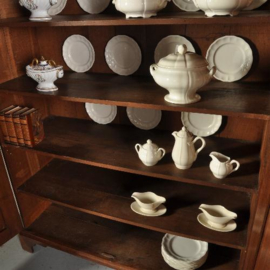 Antieke kast / 18e eeuwse eiken kantoorkast waar ook zeer veel servies in past (No.491760)