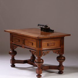 Antieke bureaus / Betaaltafel Neo-renaissace 19e eeuw als schrijftafel zeer geschikt (No.891160)
