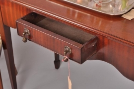 Antieke bijzettafels / ranke wandtafel / kleine schrijftafel in mahonie met lade ca. 1890 (No.473616)