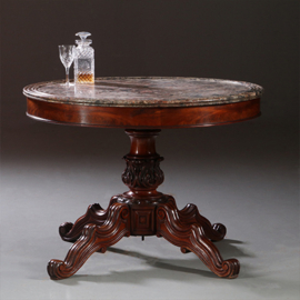 Antieke tafels / Center table / bijzettafel met terra/rose geaderd marmer blad ca 1860 in notenhout (No.880222)