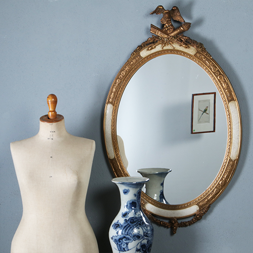 Ovale spiegel in goud met wit en met fraaie kroon Gebr. Koch ca. 1900 (No.290832) - 1,06 m. Hoog