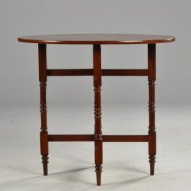 Antieke bijzettafels /  kleine salontafel Engels ovale opklapbaar ca. 1920 als een  "flap aan de wand" (No.532506)&