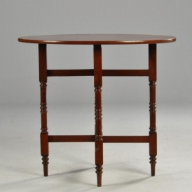 Antieke bijzettafels /  kleine salontafel Engels ovale opklapbaar ca. 1920 als een  "flap aan de wand" (No.532506)