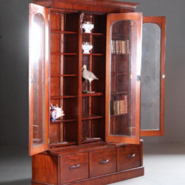 Antieke kast / Zeer hoge Victoriaanse bibliotheekkast ca. 1870 in mahonie met oud glas (No.580251)