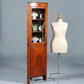 Kwart ronde of bow front hoekkast Engeland ca 1790 fraai ingelegd (No.283020HK)