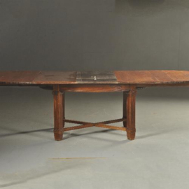 Antieke tafel /  Eetkamertafel uittrekbaar ovaal tot zeker 12 personena. 1910 (No.472164)