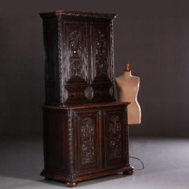 Antieke kast / Franse "armoire a deux corps" in donker gepatineerd eiken ca. 1850 (No.651514)