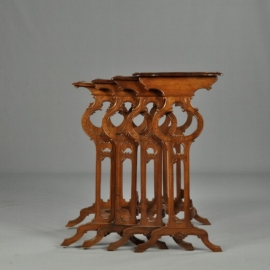 Antieke bijzettafels / 4-delig notenhouten mimiset ca. 1870 Hollands makelij in Franse stijl (No.640646)