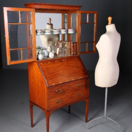 Antieke bureaus / Notenhouten secretaire ca. 1900 met 3-zijdig beglaasde vitrine (No.542447)