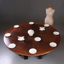 Reusachtige ronde vergadertafel of eetkamertafel 210 cm diameter voor zeker 10 personen art deco ca 1915 (No.992610)