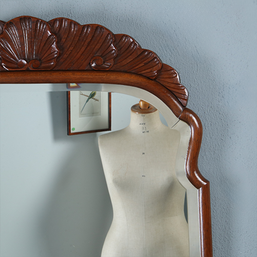 Brede Soester spiegel met facet en gestoken kroontje ca 1890 (No.290808) - 0.67 m Hoog.