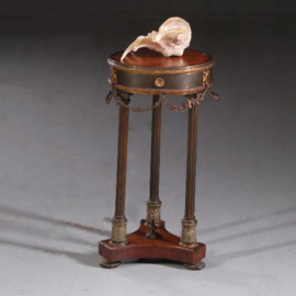Antieke bijzettafel / Franse uitbundige lampetafel ca. 1900 mahonie, brons en metaal (No.780154)