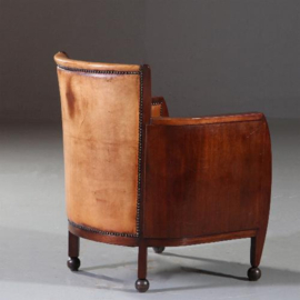 Antieke fauteuils / Kleine Art Deco clubfauteuil in notenhout en leer ±1915 (No.840620)