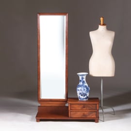 Strakke chique  draaibare facet geslepen passpiegel halspiegel art deco in notenhout frame met 2 laden (No.322150)
