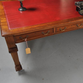 Antieke bureaus / Partner schrijftafel 2,44 m. lang met 8 laden ca. 1890 rood ingelegd (No.341623)