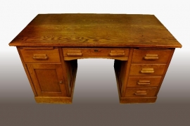 Antieke bureaus / Eikenhouten bureau ca. 1915. (No.78300)